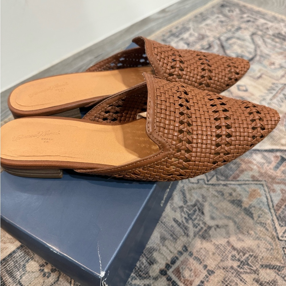 Universal Threads Woven Mules
